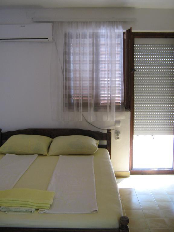 Apartments Ceca Tivat Bagian luar foto