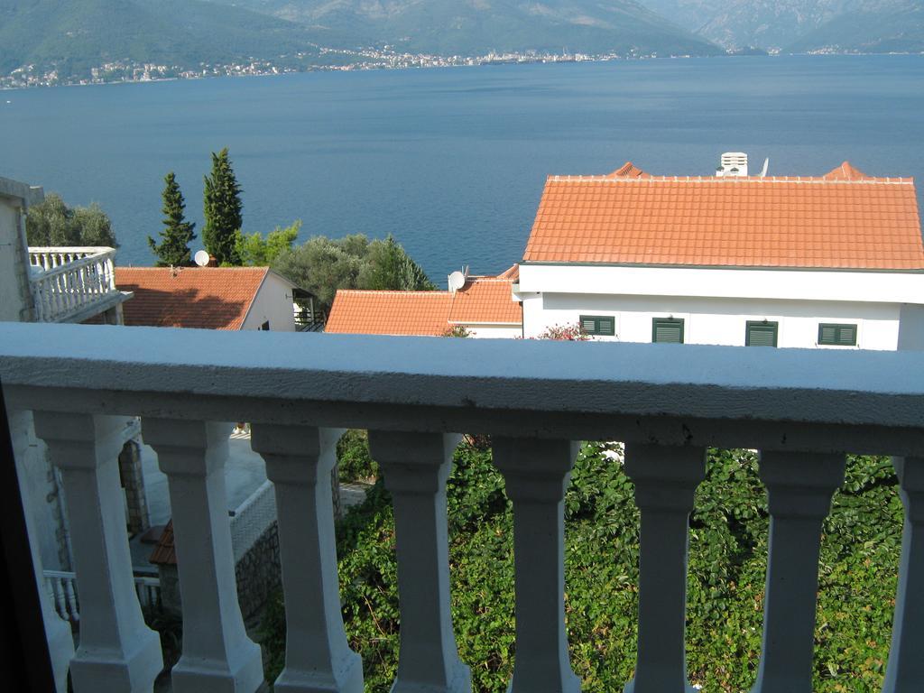 Apartments Ceca Tivat Bagian luar foto
