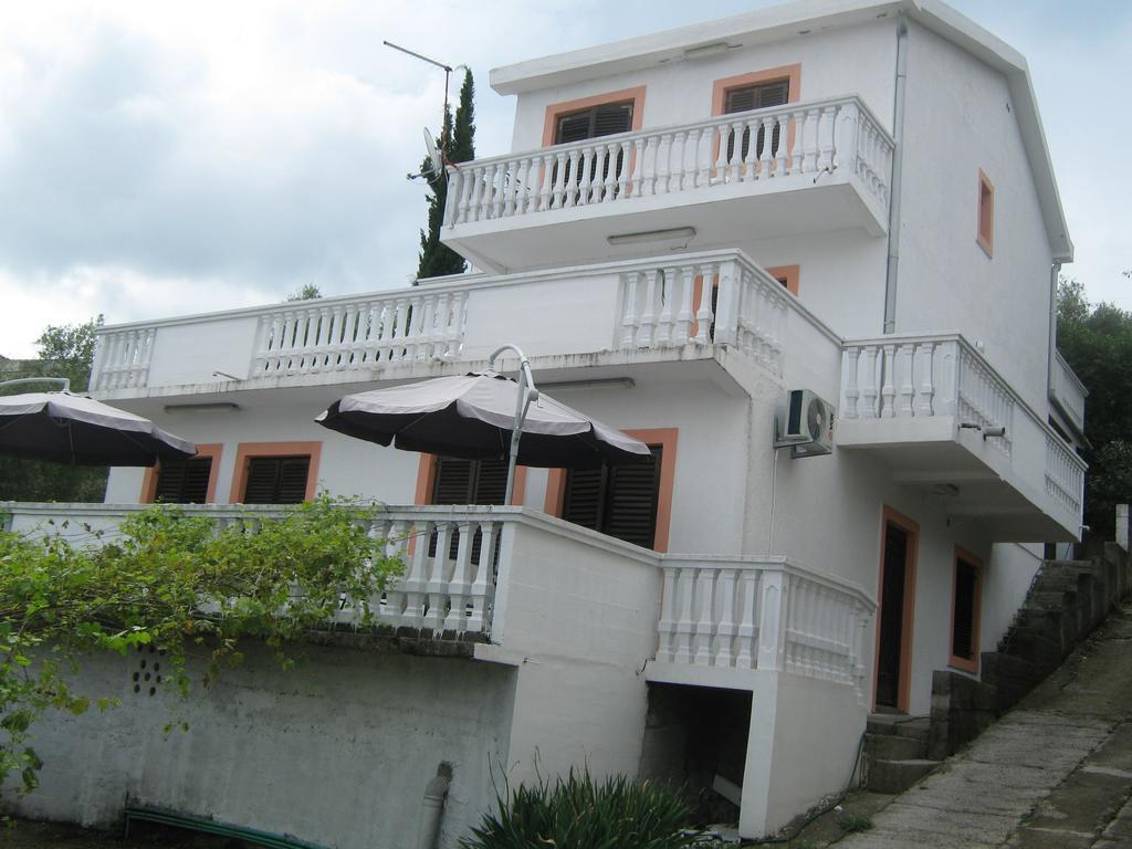 Apartments Ceca Tivat Bagian luar foto