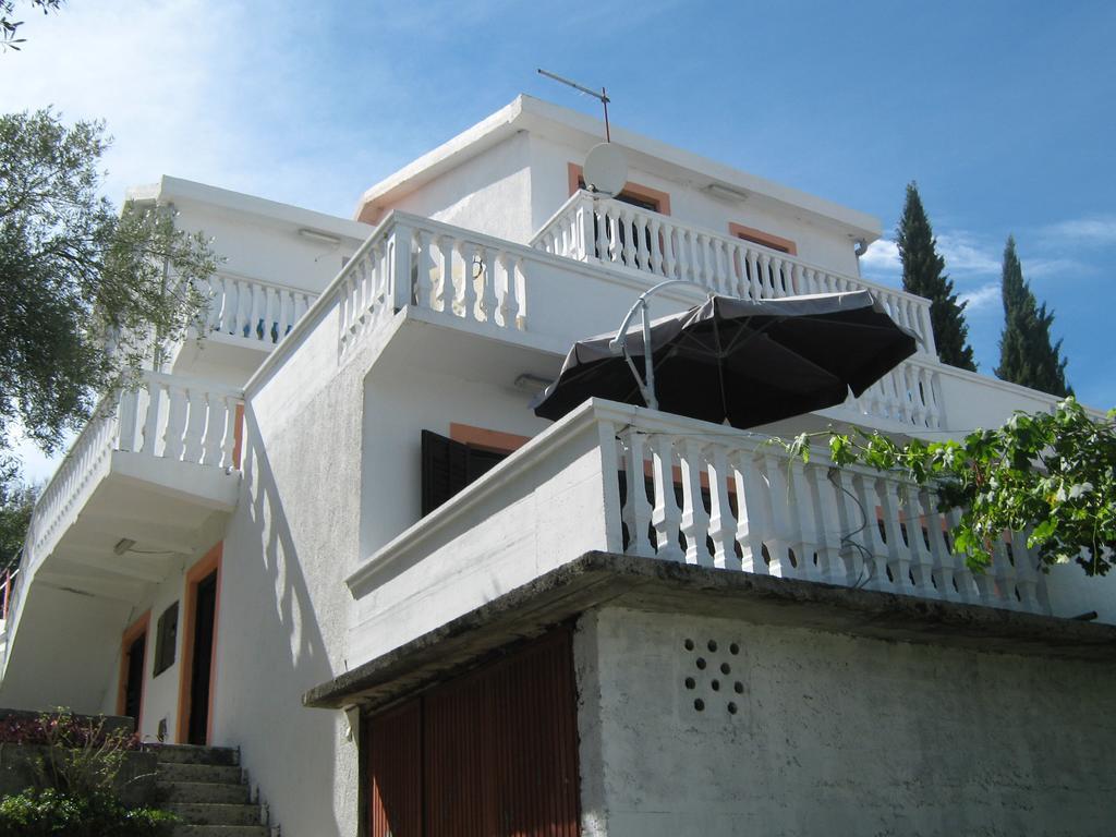 Apartments Ceca Tivat Bagian luar foto