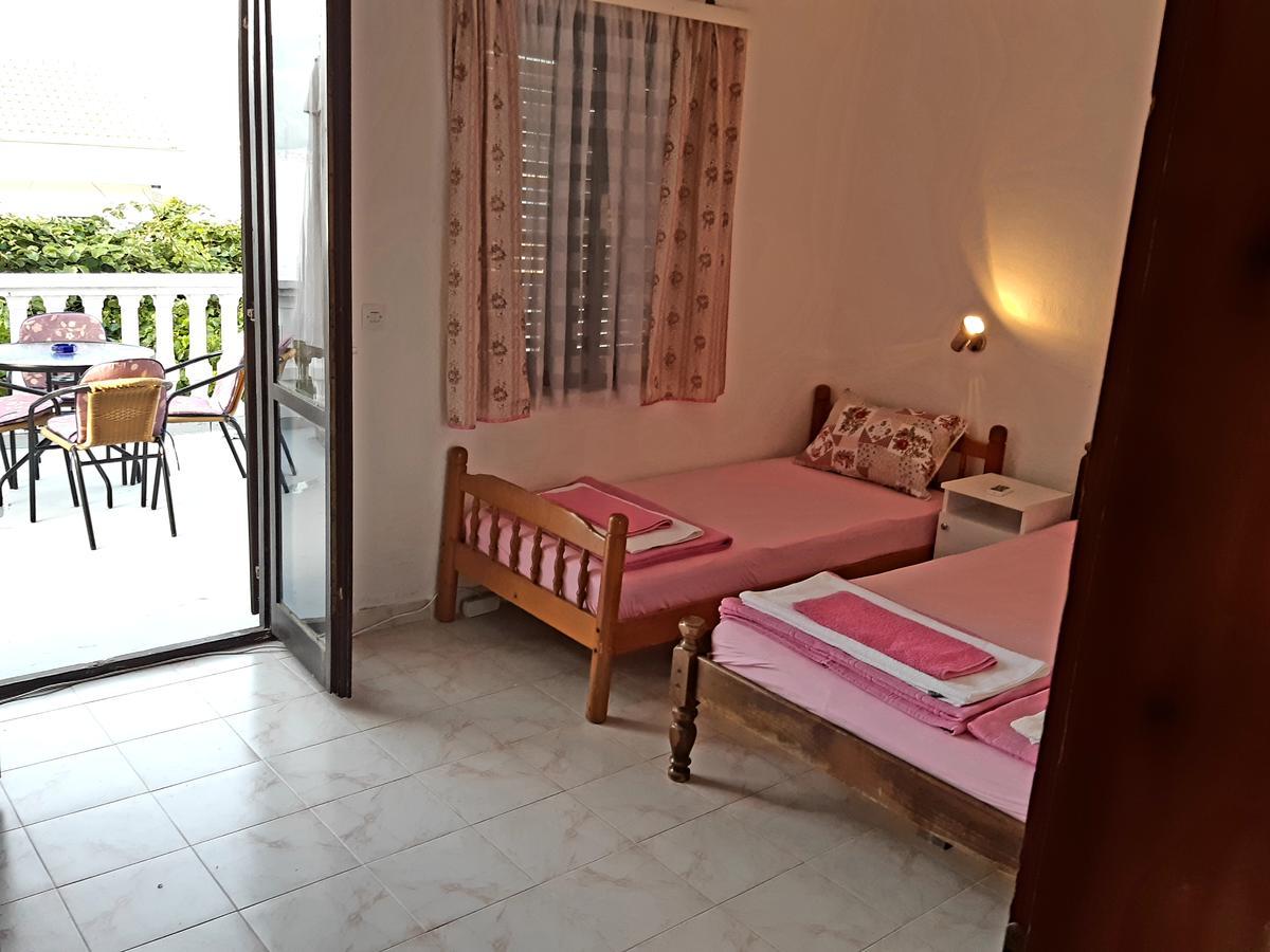 Apartments Ceca Tivat Bagian luar foto