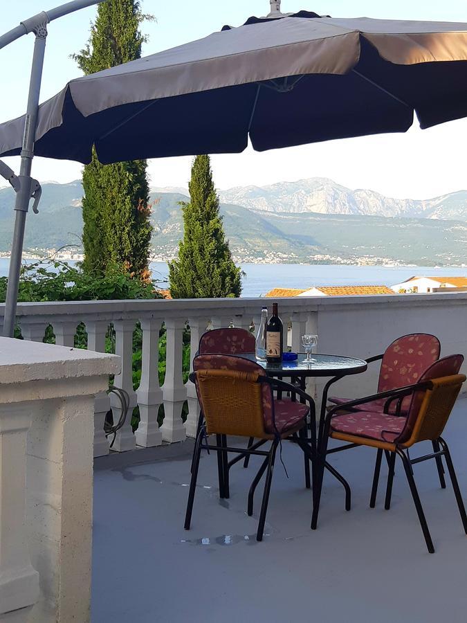 Apartments Ceca Tivat Bagian luar foto