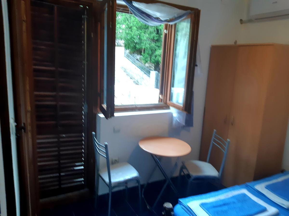 Apartments Ceca Tivat Bagian luar foto