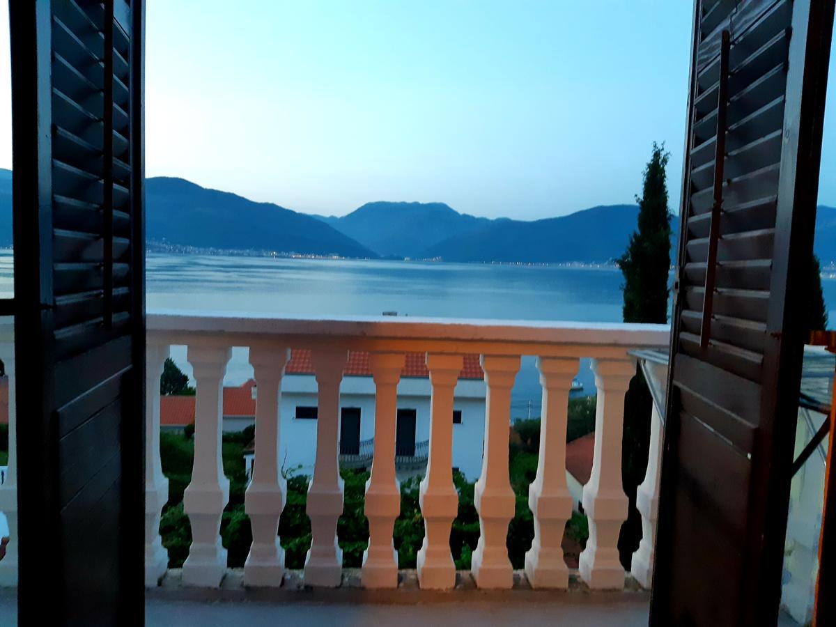 Apartments Ceca Tivat Bagian luar foto
