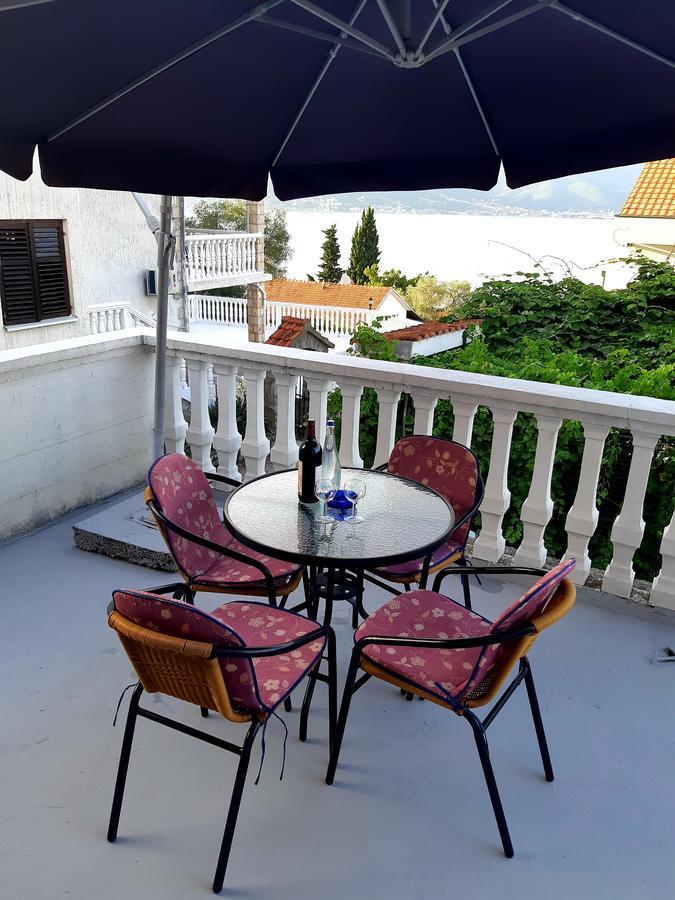 Apartments Ceca Tivat Bagian luar foto