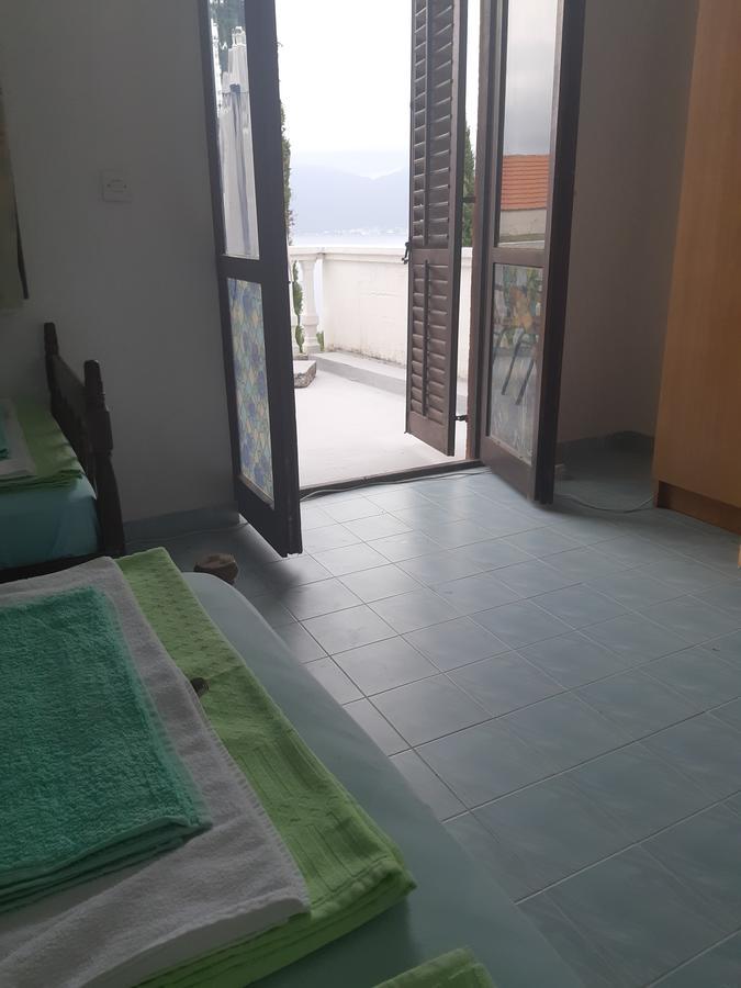 Apartments Ceca Tivat Bagian luar foto