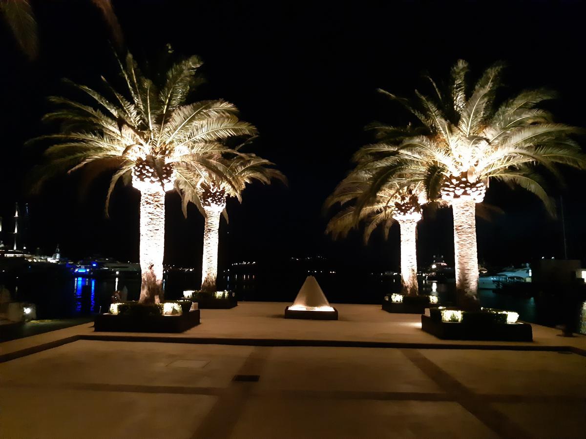 Apartments Ceca Tivat Bagian luar foto
