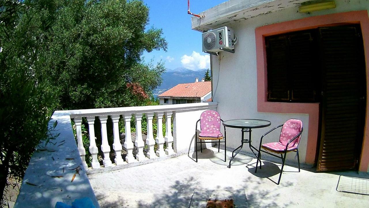Apartments Ceca Tivat Bagian luar foto