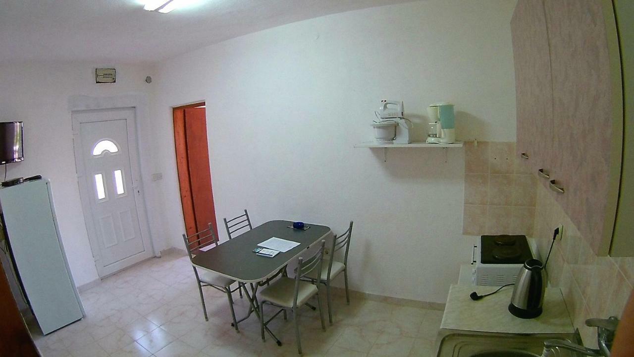Apartments Ceca Tivat Bagian luar foto