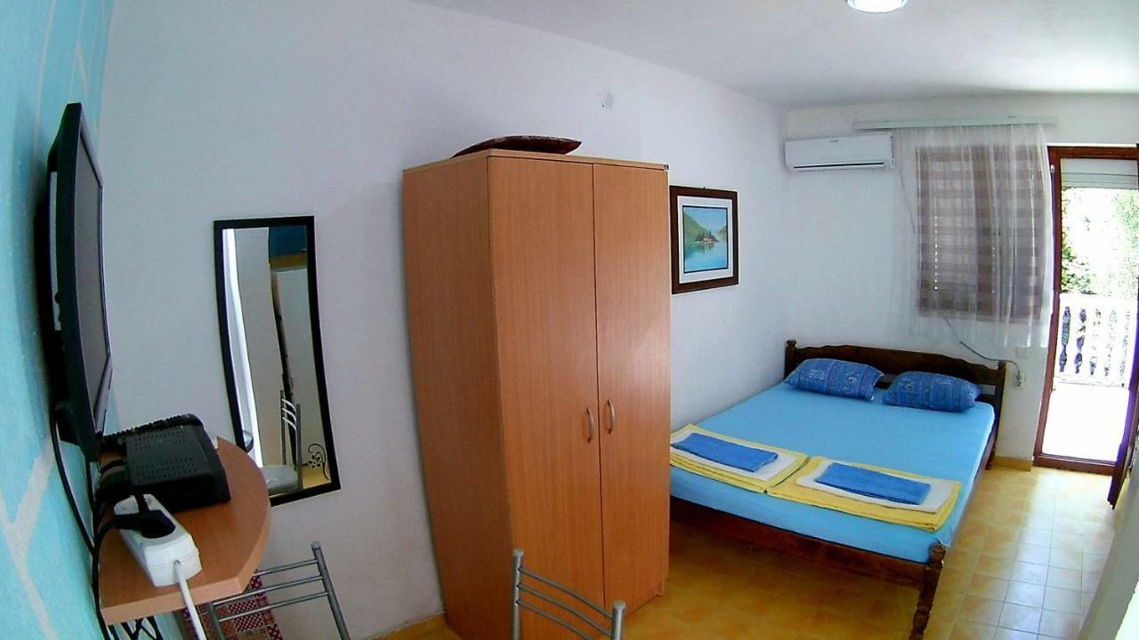 Apartments Ceca Tivat Bagian luar foto