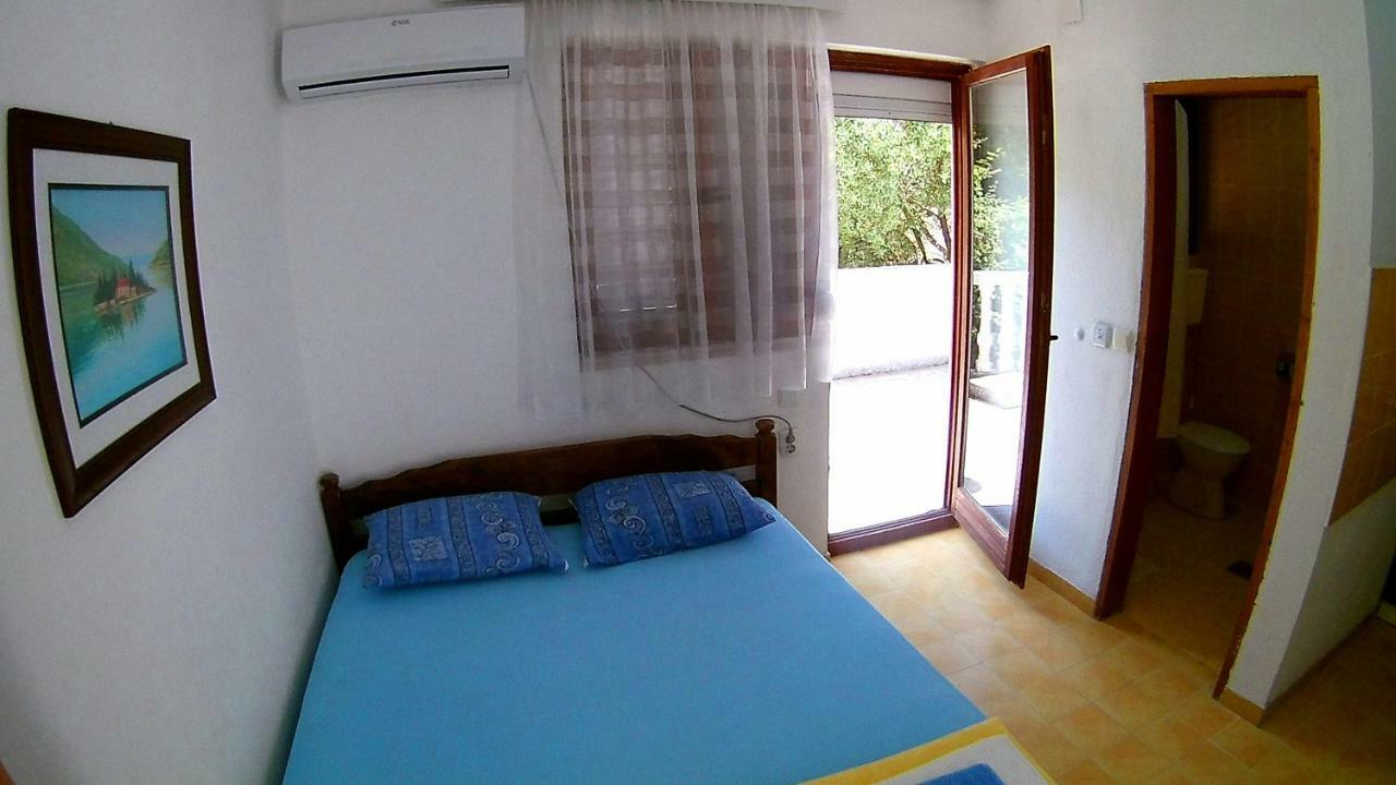 Apartments Ceca Tivat Bagian luar foto
