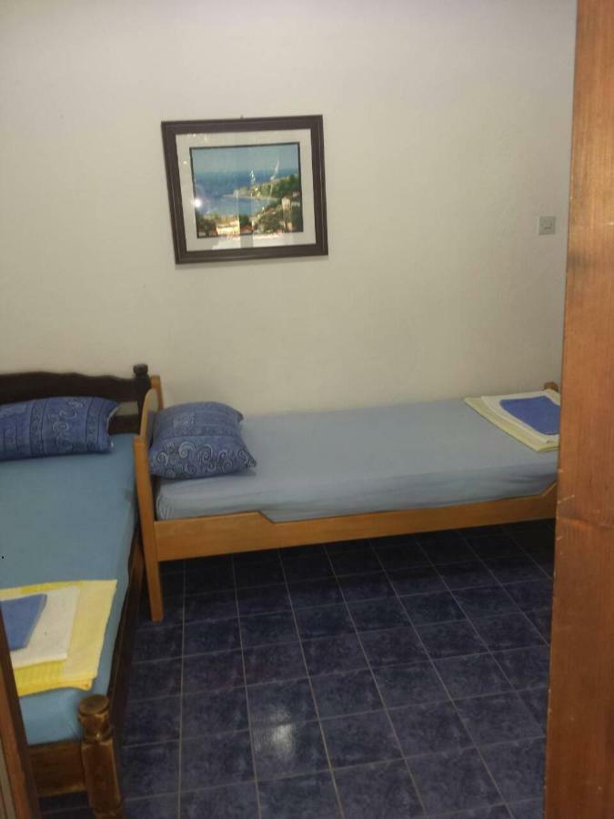Apartments Ceca Tivat Bagian luar foto